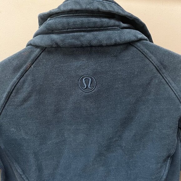 Lululemon Women's‎ Full-Zip Radiant Jacket Size 6 Navy Blue Cotton Blend - Picture 3 of 8